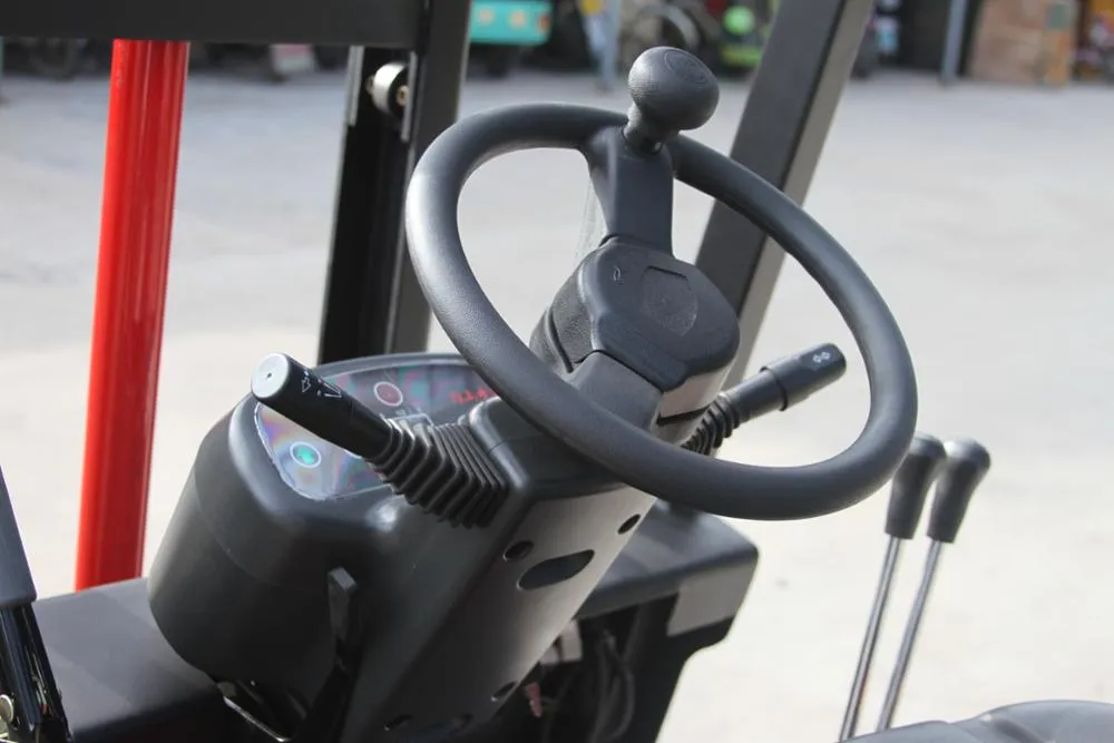 1.5t Trailer Forklift Truck with CE Certificate for Material Handling Diesel Forklift