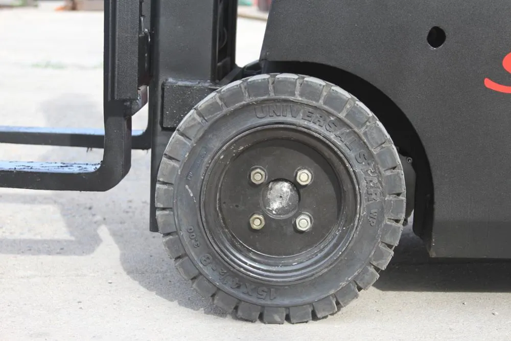 1.5t Trailer Forklift Truck with CE Certificate for Material Handling Diesel Forklift